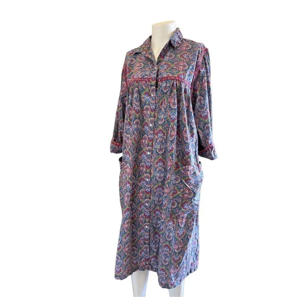 Handmade with silk Vintage moo moo nightgown paisley cottage core floral pockets